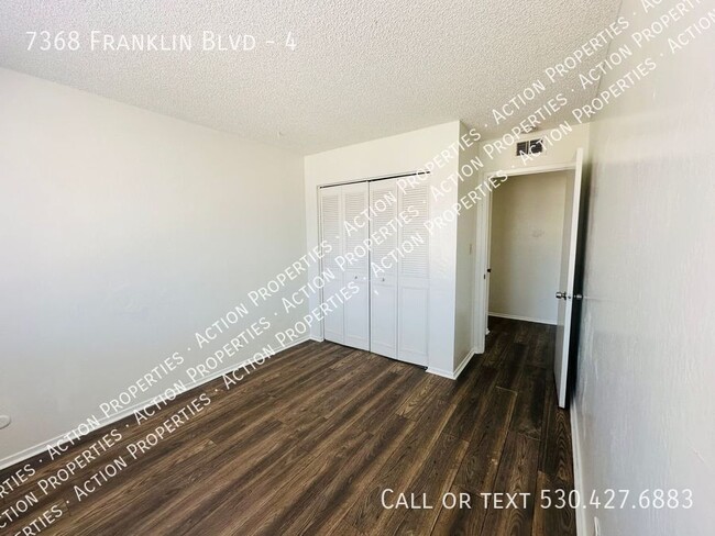 Building Photo - Updated 2 Bedroom 1 Bath Condo