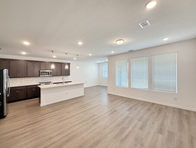 Building Photo - Elegant New Build in Princeton with Pool, ...