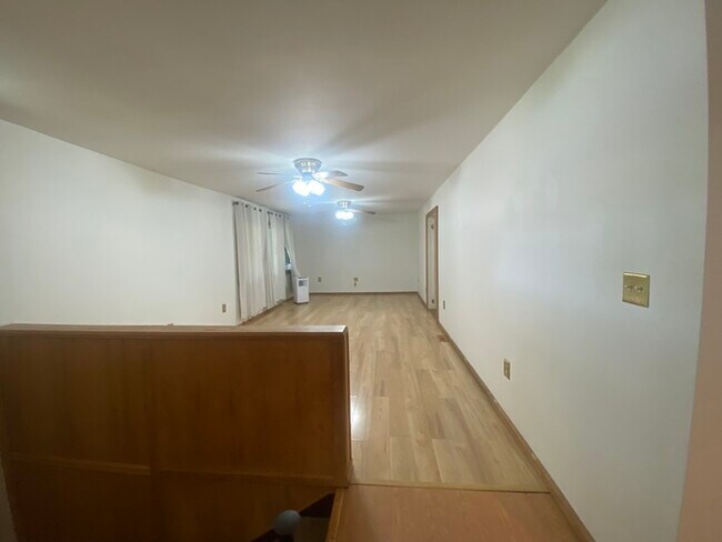 Building Photo - Secluded 4 bedrooms 3 baths with 2 car garage and fenced in yard in the town of Rutland for rent!
