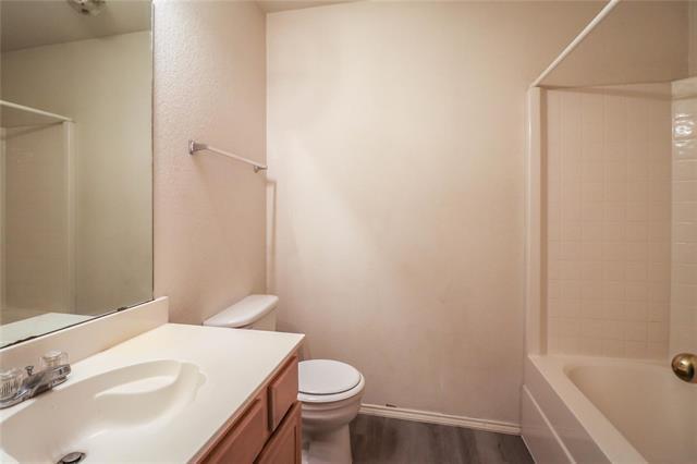 Building Photo - 2004 Lennox Ln