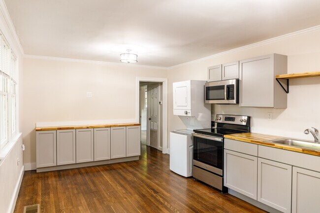 Building Photo - 1558 Orange Grove Rd