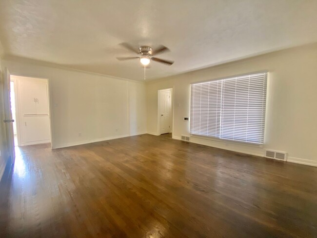 Building Photo - 4 bed 2 bath now available in Tech Terrace