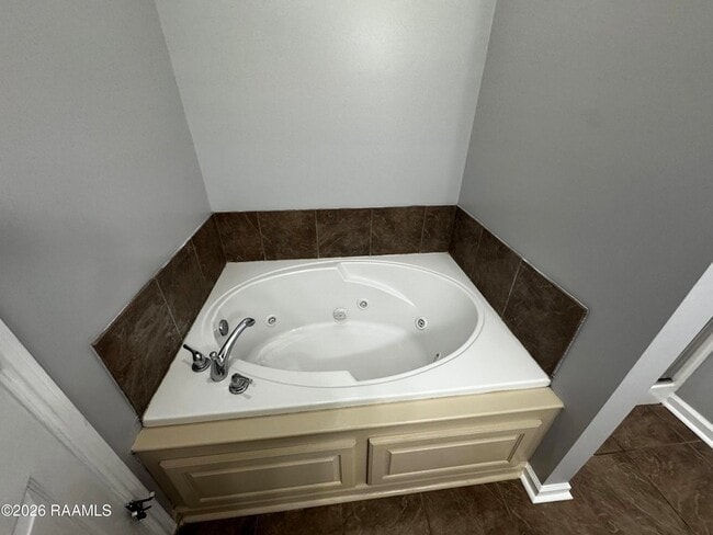 Building Photo - 201 Pavilion St