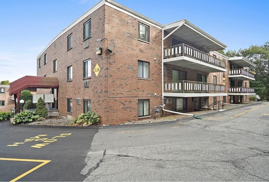 Building Photo - 80 N Warren St