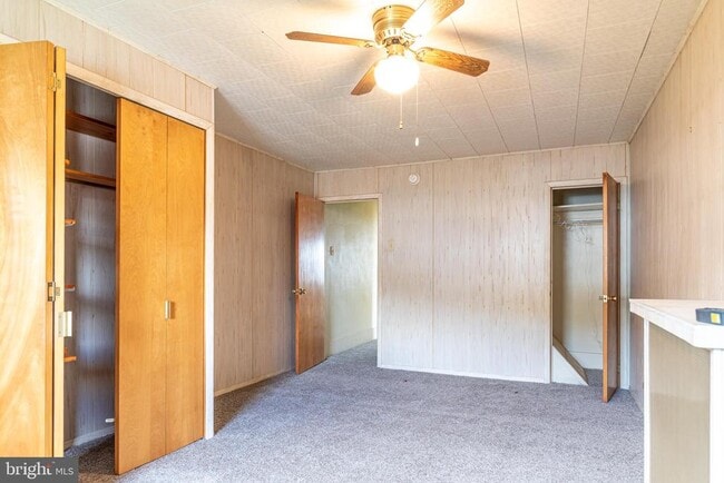 Building Photo - 493 W Saylor St