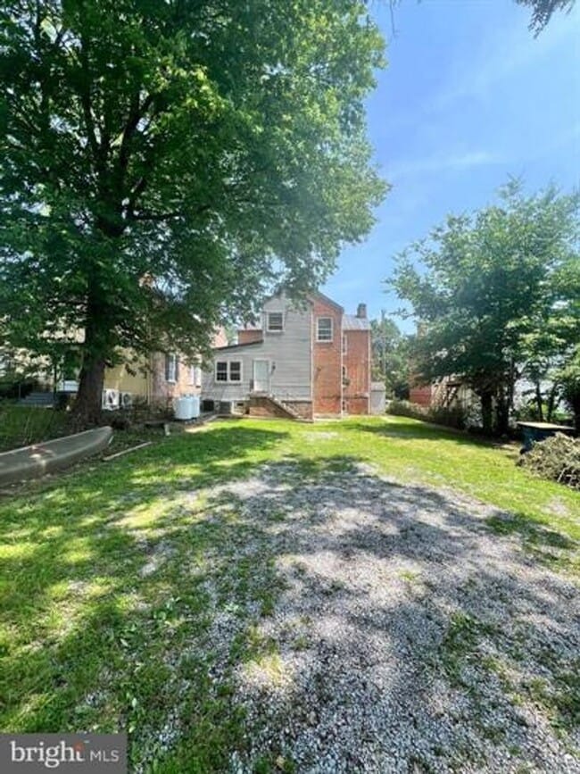 Building Photo - 103 N Church St