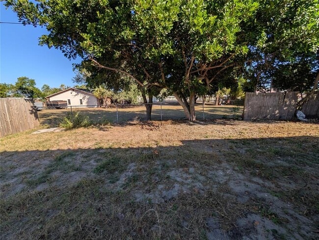 Building Photo - 5015 Overton Dr