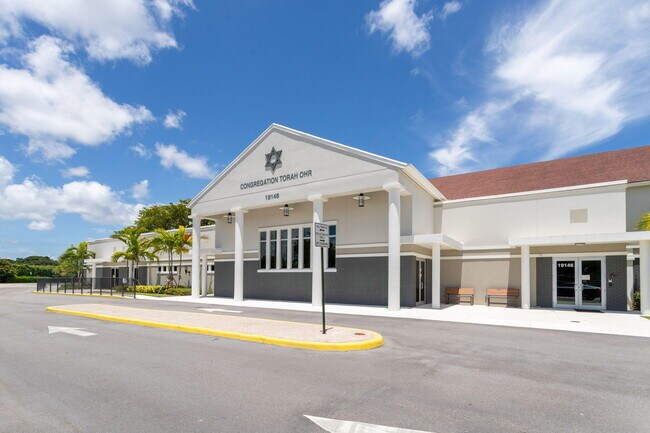 Building Photo - 104 Mansfield C