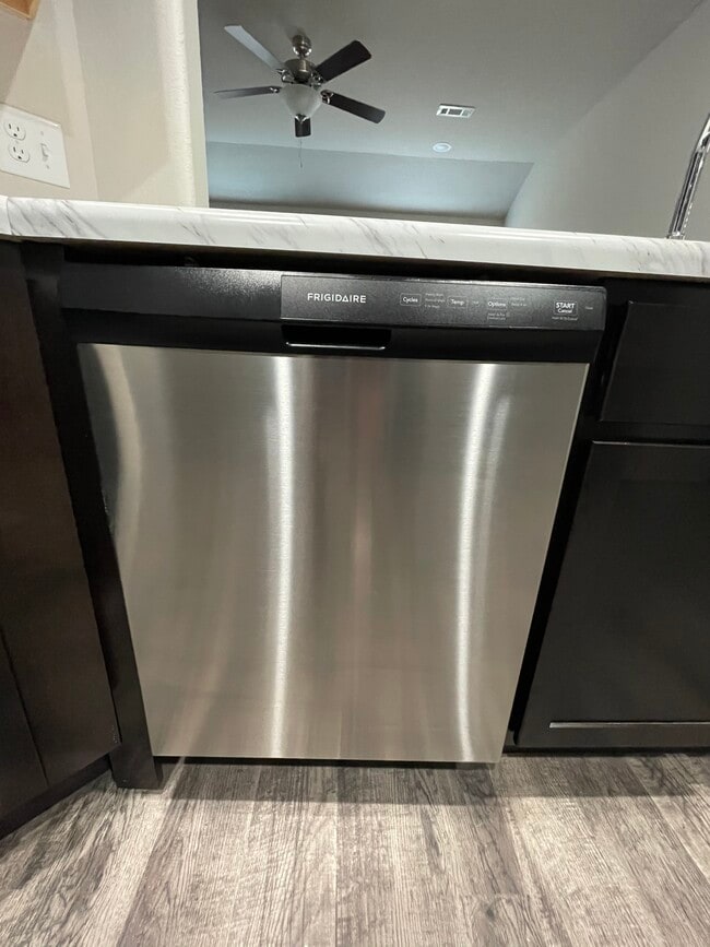 Building Photo - 6900 SW Whitmarsh Rd