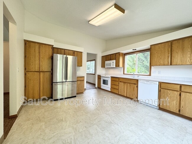 Building Photo - 1935 SE 75th Ct