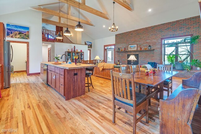 Building Photo - 4 br, 3.5 bath House - 351 Beaverdam Loop ...