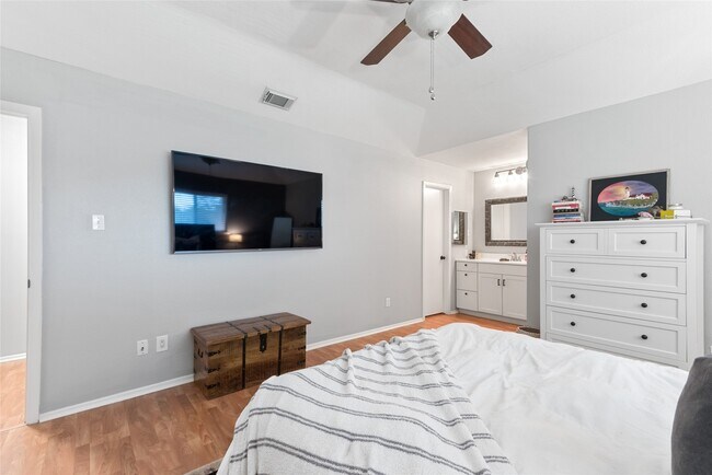 Building Photo - 105 Sweetgum Dr