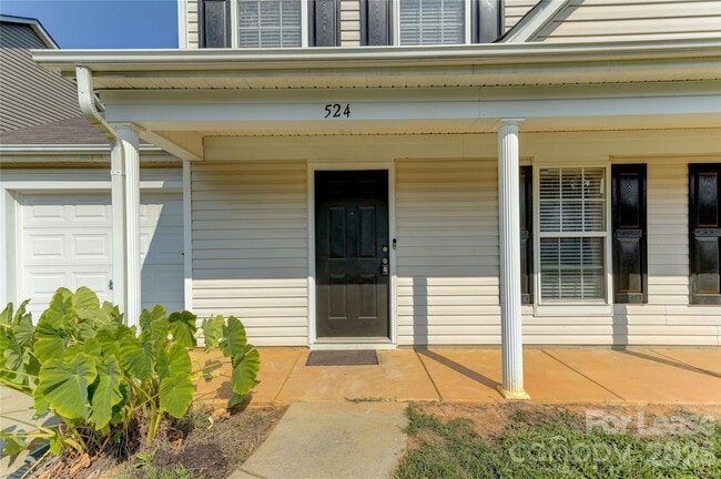 Building Photo - 524 Stillgreen Ln