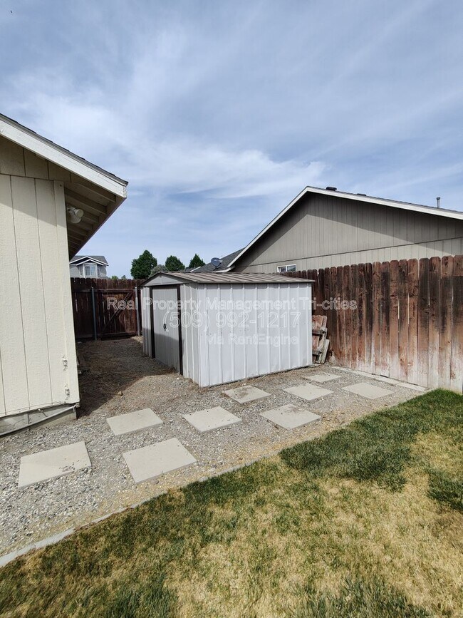 Building Photo - 7912 Redonda Dr