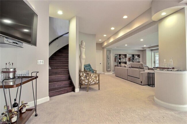 Building Photo - 40 Hamlet Ct