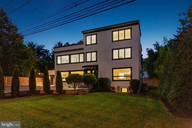 Building Photo - 5805 Massachusetts Ave