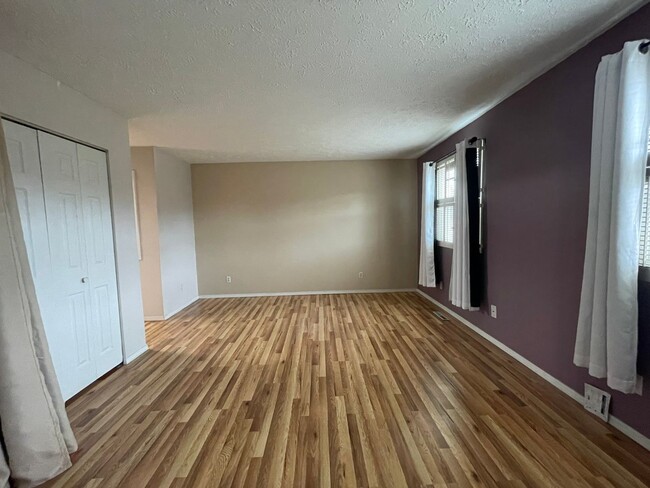 Building Photo - 2 Bedroom Condo in Saint Joseph