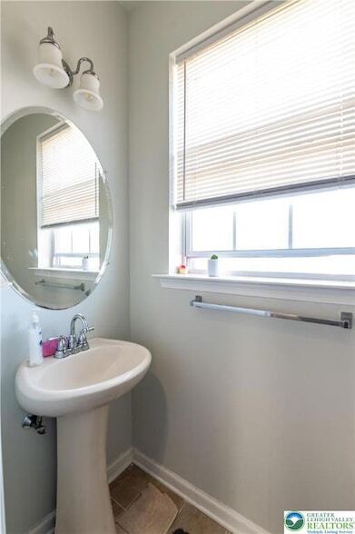 Building Photo - 2512 Gila Dr