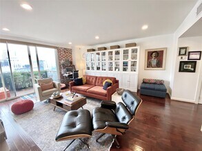 Building Photo - 2016 Main St