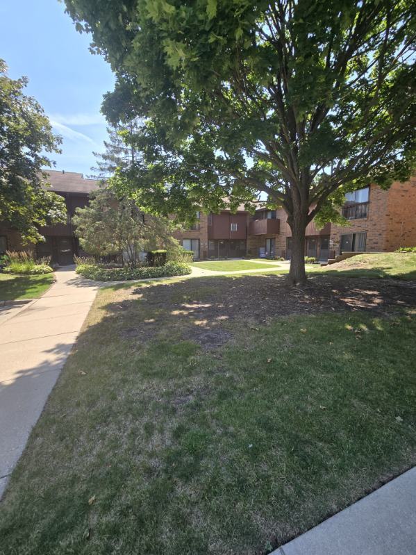Building Photo - 9096 N Park Plaza Ct