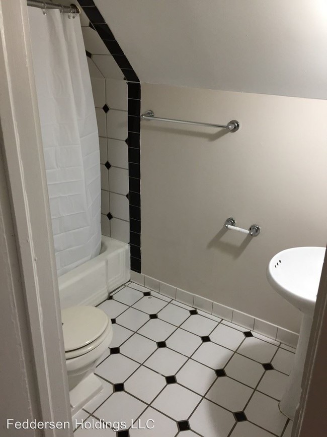 Building Photo - 2201 Aldrich Ave S