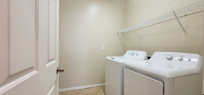 Building Photo - 2617 Vendange Pl