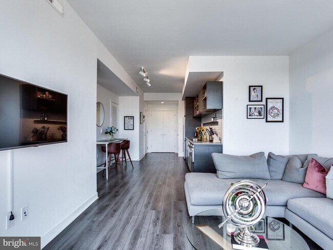 Building Photo - 2030 8th St NW