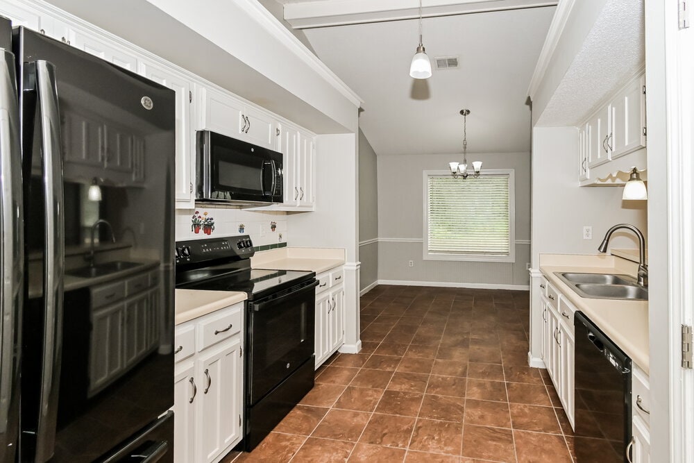 Building Photo - 252 Sandalwood Dr