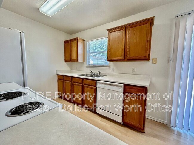 Building Photo - 824 Blue Ridge Dr