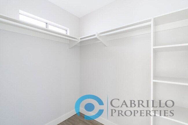 Building Photo - 4776 Bancroft St