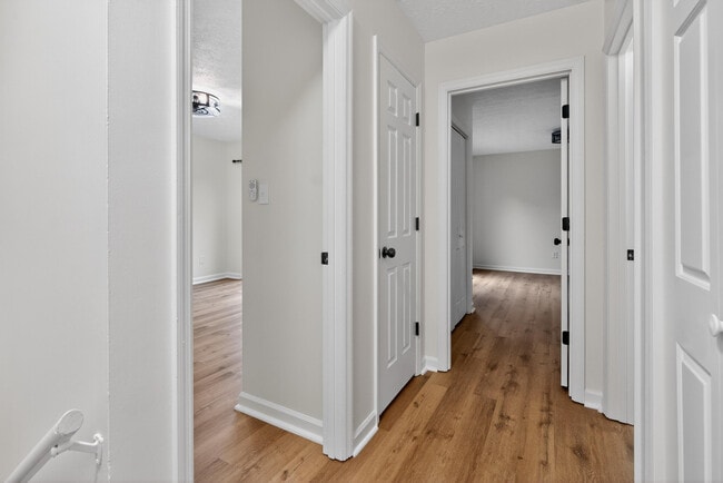 Building Photo - 433 Darby Creek Rd