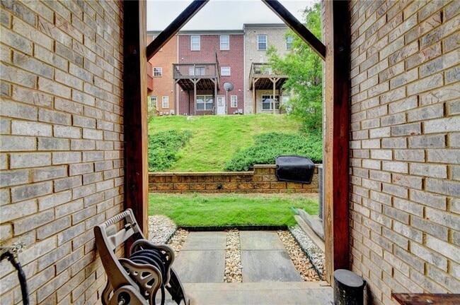 Building Photo - 2185 Mission View Dr NW