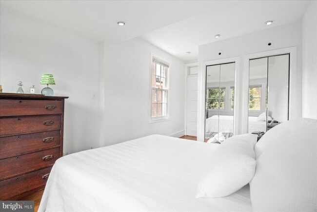 Building Photo - 1647 34th St NW