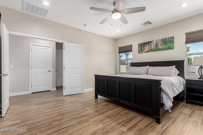 Building Photo - 8944 W Century Dr