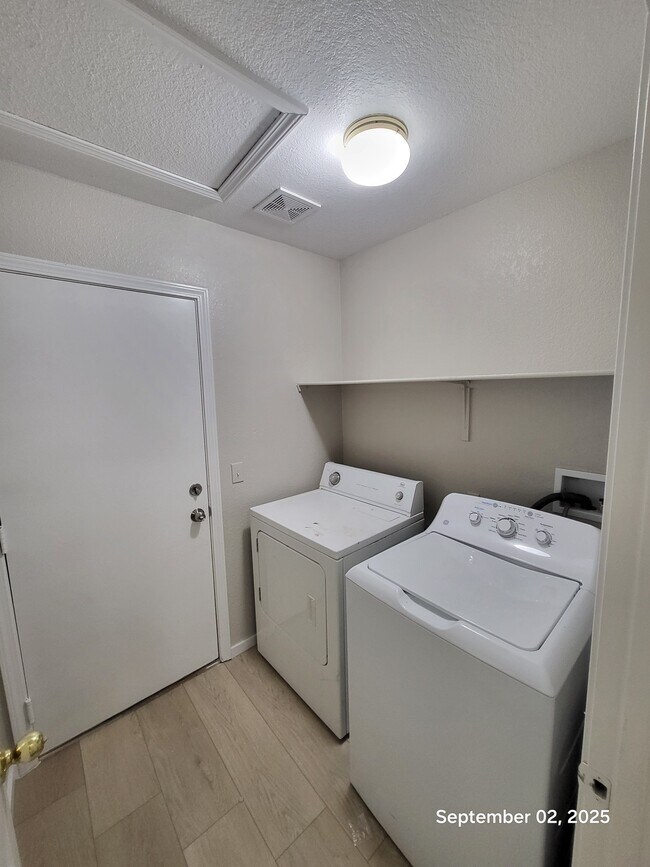 Building Photo - 632 Pimlico Dr