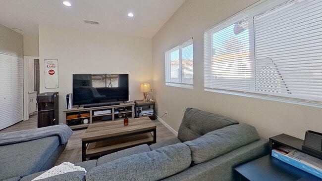 Building Photo - 4929 College Ave