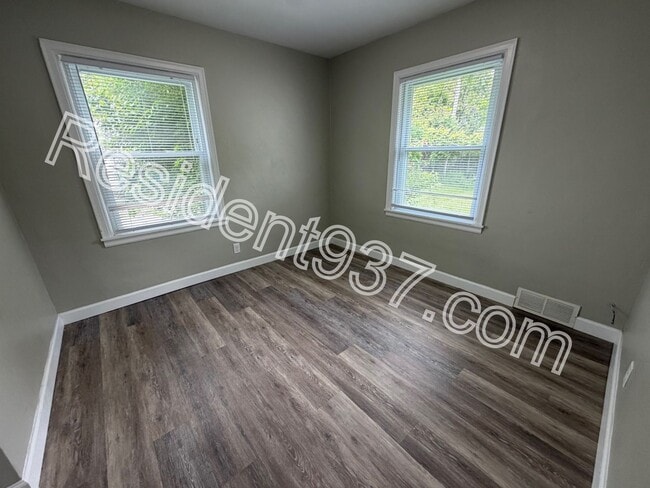 Building Photo - 3 Bed 1 bath