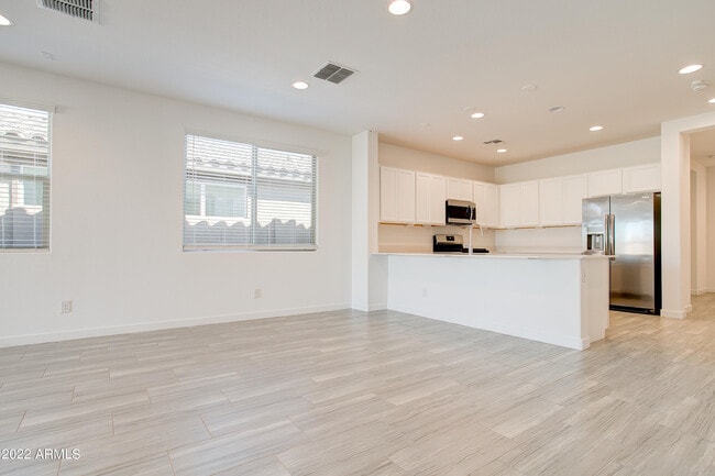 Building Photo - 17032 W El Caminito Dr