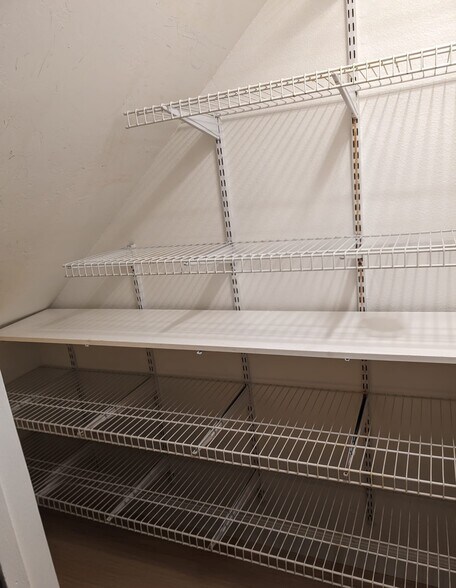 Building Photo - 3259 Bramson Pl