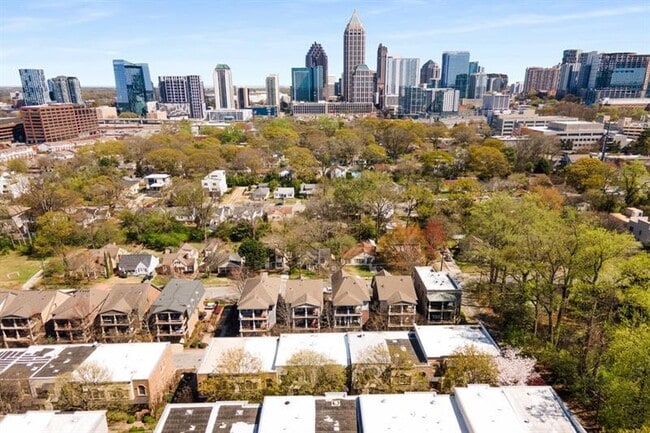 Building Photo - 395 Laurent St NW