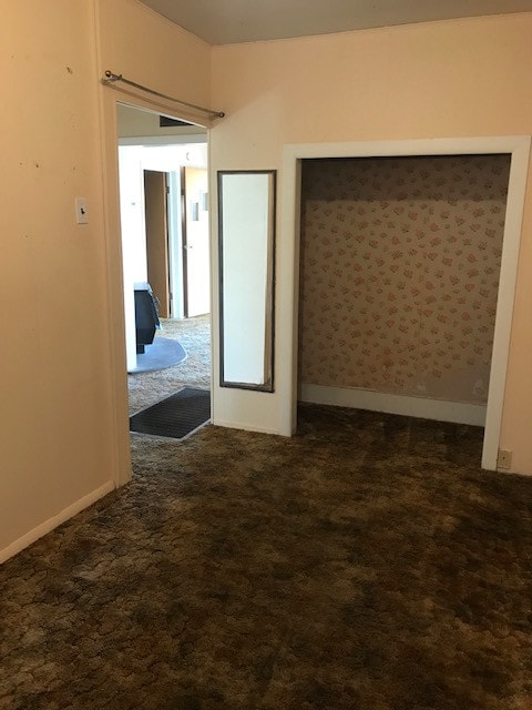 Building Photo - 823 Warren St