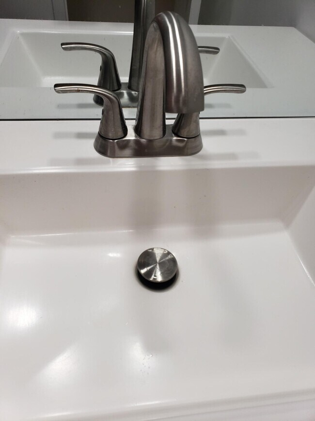 Building Photo - 77 Mansfield B