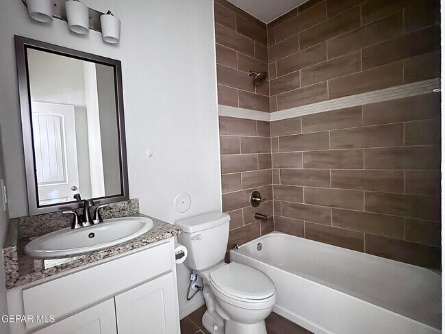 Building Photo - 15213 Resolve Dr