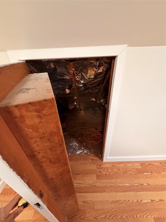 Building Photo - 12 Elves Ln