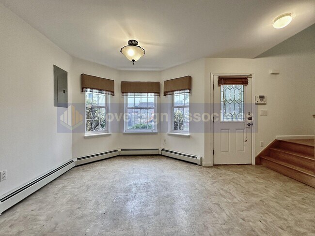 Building Photo - Beautiful house for rent.