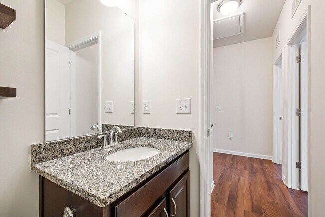 Building Photo - Charming, Well-Maintained Home in Central Morrisville!