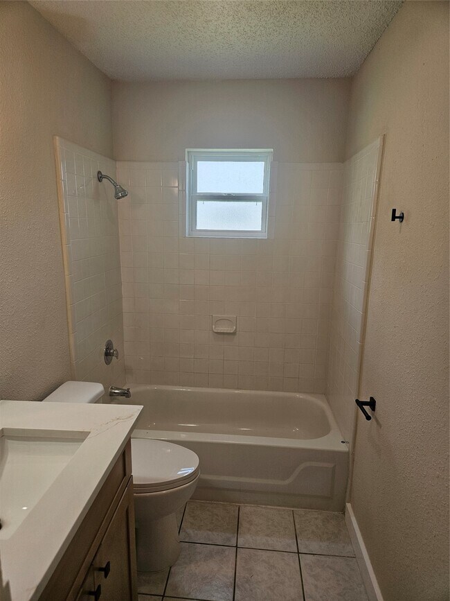 Building Photo - 4920 Deerwood Cir
