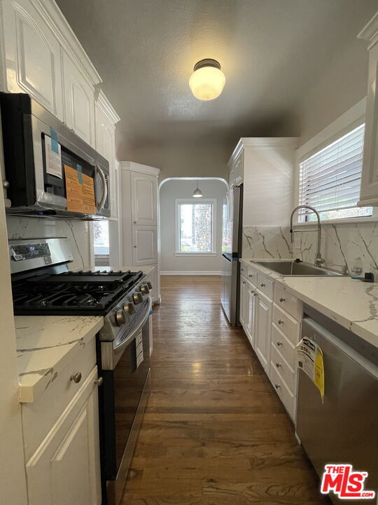 Building Photo - 3642 Empire Dr
