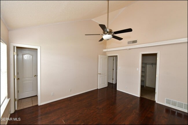 Building Photo - 7737 Plaza Azul Rd