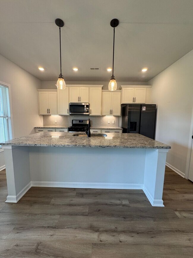 Building Photo - 203 Rye Cir